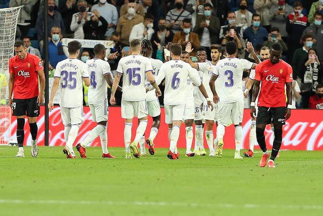 班凯罗三双魔术克鹈鹕 库兹马31分奇才胜国王